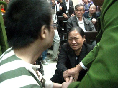 "Gia đình tôi không vỗ tay khi tòa tuyên tử hình Nghĩa" ảnh 2