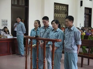 Vụ cháy 13 người chết, 25 người bị thương: Đề nghị 5 mức án từ 4-12 năm ảnh 1