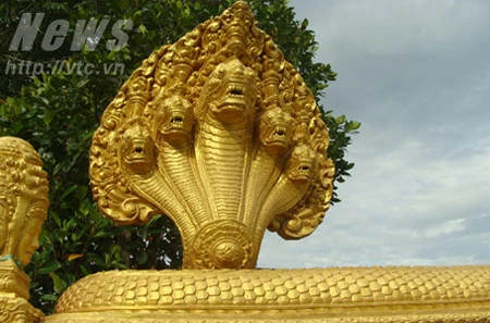 Bí ẩn ít biết về rắn thần 9 đầu khổng lồ ở chùa Khmer ảnh 6