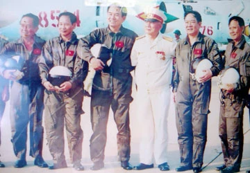 Ông nông dân từng ném bom Tân Sơn Nhất ảnh 1