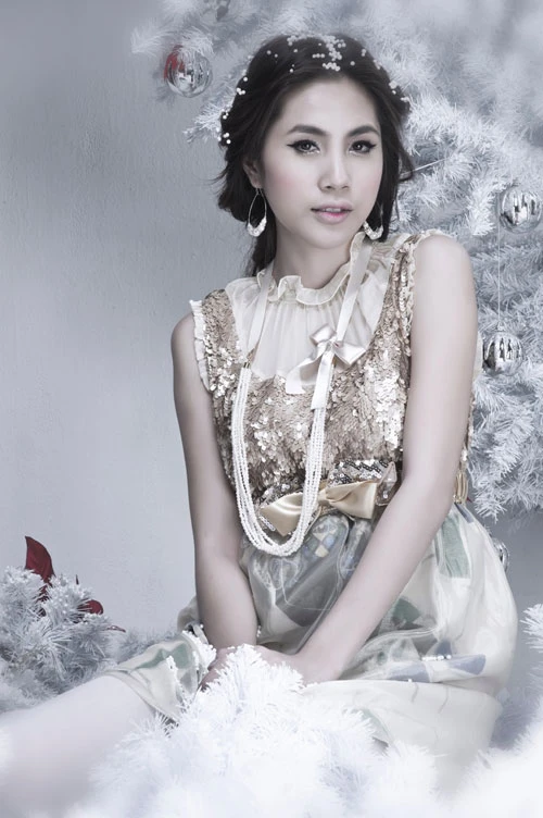 Thủy Tiên đón Giáng sinh bên Công Vinh ảnh 1