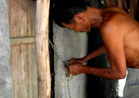 Cô gái bị gia đình giam cầm nhiều năm ảnh 2