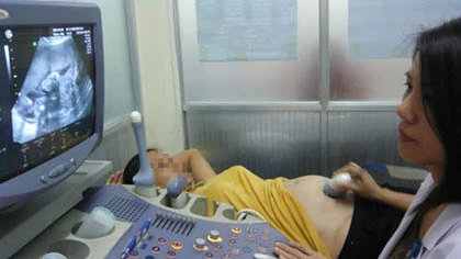 Khó xảy ra siêu âm đơn thai thành song thai ảnh 2 Khó xảy ra siêu âm đơn thai thành song thai ảnh 2