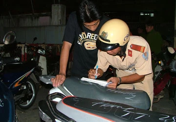 Bắt quái xế, trị ma men ảnh 1