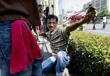 Thái Lan: Quân đội giải tán phe áo đỏ ảnh 2 Thái Lan: Quân đội giải tán phe áo đỏ ảnh 2