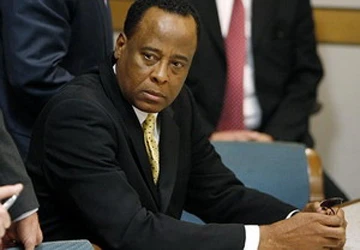 Bác sĩ của Michael Jackson bị buộc tội ngộ sát ảnh 1