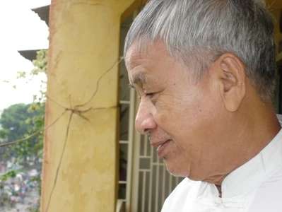 Nhà thơ Ngô Văn Phú: Lui cui bếp lửa ảnh 1