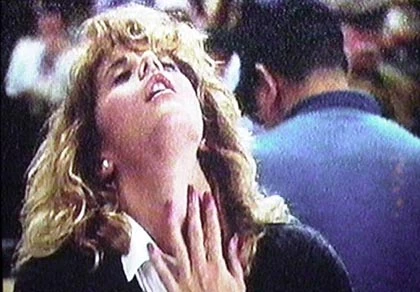 Phát hớ đoạn "rên rỉ người lớn" trên radio ảnh 1