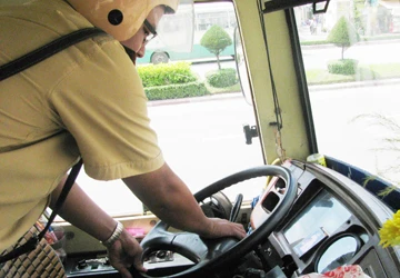 Ra quân xử phạt xe sử dụng còi hơi ảnh 3