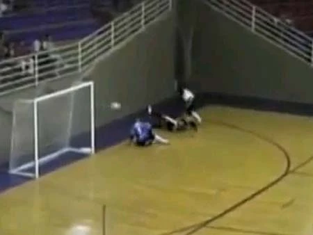 Liên tiếp hai cầu thủ tử vong cuối tuần qua ảnh 3