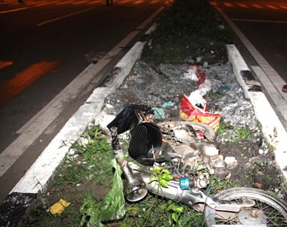 Xe cấp cứu tông chết hai công nhân ảnh 2