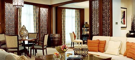 Vào trong tháp Dubai chọc trời vừa bị sét đánh ảnh 15