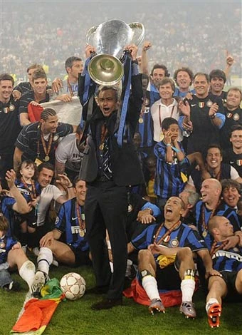 Đánh bại Bayern, Inter lên đỉnh bóng đá châu Âu ảnh 1