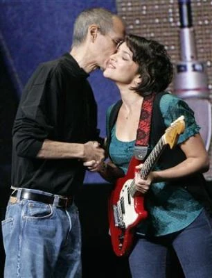 Khoảnh khắc công nghệ gần gũi với âm nhạc.