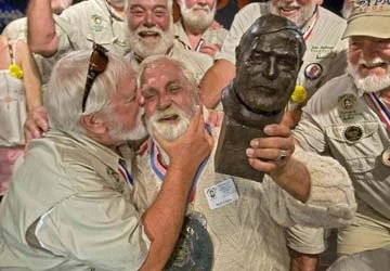 Tìm người giống Hemingway ảnh 1 Tìm người giống Hemingway ảnh 1