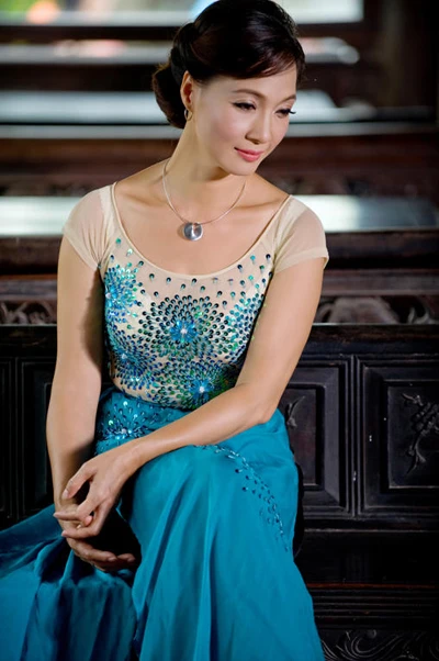 NSND Lê Khanh làm người mẫu áo dài ảnh 3