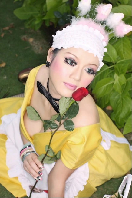 Lý Nhã Kỳ hóa thân thành búp bê ảnh 6