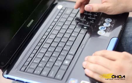 Satellite E200 với thiết kế "lạ" ảnh 6