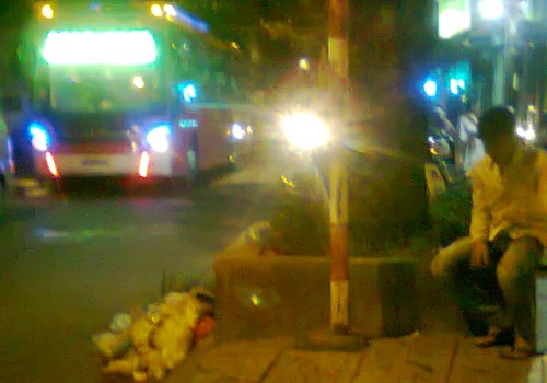 Một đêm 'mua' dâm ở 'chợ' mại dâm nam Sài Gòn ảnh 2