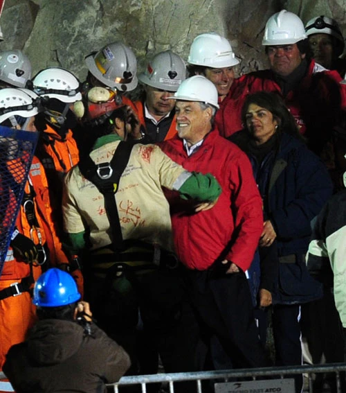 Tường thuật trực tuyến giải cứu 33 thợ mỏ Chile ảnh 12 Tường thuật trực tuyến giải cứu 33 thợ mỏ Chile ảnh 12
