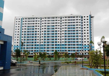 Chung cư bất ngờ biến thành bệnh viện ảnh 1