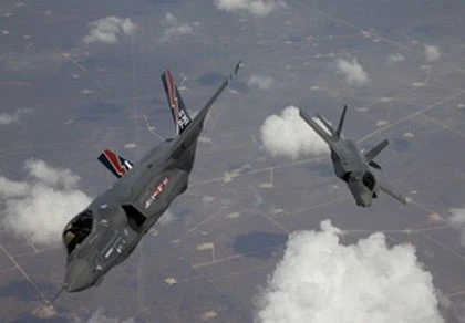 Nhật Bản mua bốn máy bay tàng hình F-35 của Mỹ ảnh 1