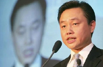 Tỷ phú hầu tòa ảnh 1 Tỷ phú hầu tòa ảnh 1