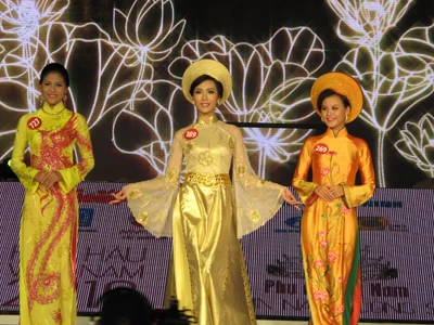 Cận cảnh đêm chung kết cuộc thi Hoa hậu Việt Nam 2010 ảnh 5