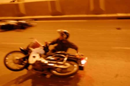 Hàng loạt xe máy gặp nạn trong hầm Kim Liên ảnh 4