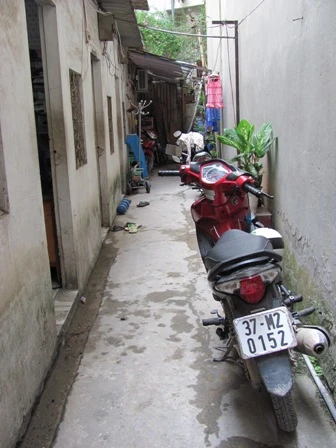 Cám cảnh sinh viên "sống chung" với giang hồ ảnh 1