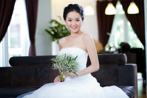 Phan Thị Lý bất ngờ lên xe hoa ảnh 1