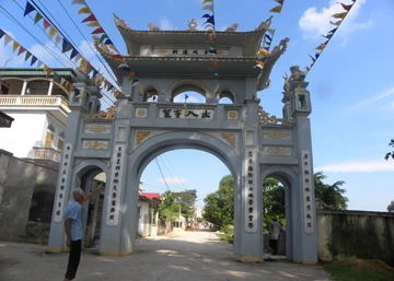 Tấm biển thơ độc đáo ở làng Chùa ảnh 3