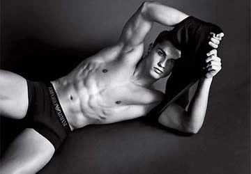 Cristiano Ronaldo quảng cáo đồ lót ảnh 1