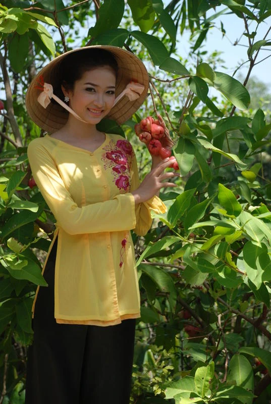 Người đẹp xứ Dừa Kiều Trang khoe sắc cùng áo bà ba ảnh 3 Người đẹp xứ Dừa Kiều Trang khoe sắc cùng áo bà ba ảnh 3