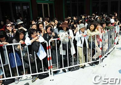 Hình ảnh đầu tiên về đám cưới Jang Dong Gun - Go So Young ảnh 5