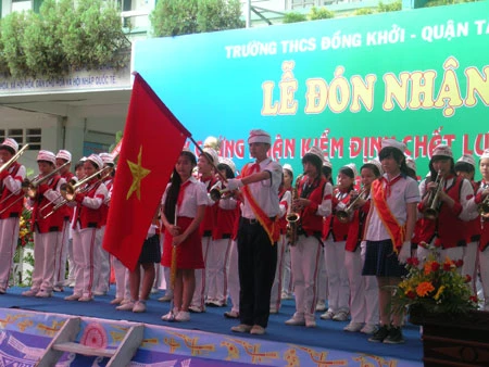 Trường THCS Đồng Khởi đạt chuẩn Kiểm định GD ảnh 2