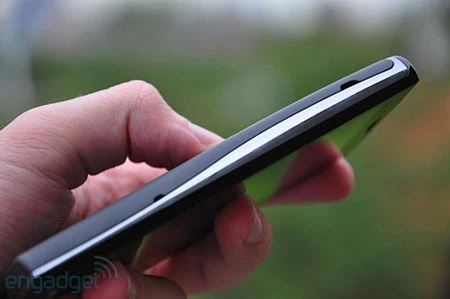 "Đập hộp" Xperia X10 phiên bản Mỹ ảnh 11