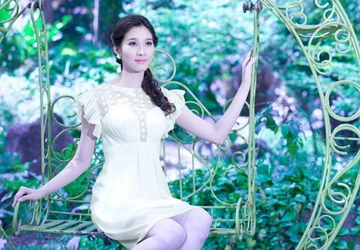 Hoa hậu Thu Thảo dịu dàng giữa thiên nhiên ảnh 3