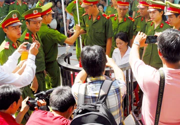 Ghi âm, chụp ảnh phải có văn bản cho phép? ảnh 1