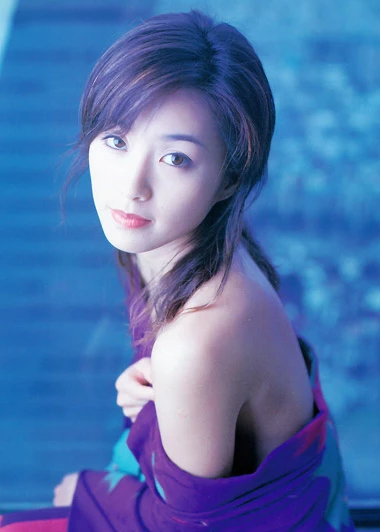 Nữ ca sĩ kiêm diễn viên được khán giả rất ái mộ nhờ vẻ đẹp thuần khiết và tài năng diễn xuất. Ảnh: Wallpaper.