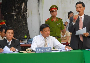 Cho luật sư tập sự tham gia phiên tòa? ảnh 1