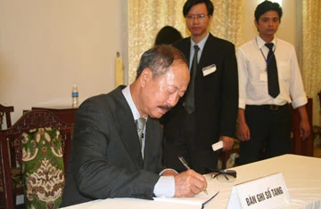 Cả nước viếng chú sáu Dân ảnh 4