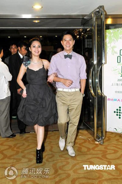 Chung Hân Đồng nhận giải thưởng sau scandal ảnh 1