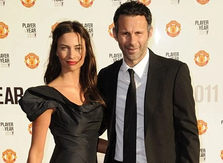 Vợ Ryan Giggs vẫn ở bên chồng sau tất cả scandal tình ái ảnh 1