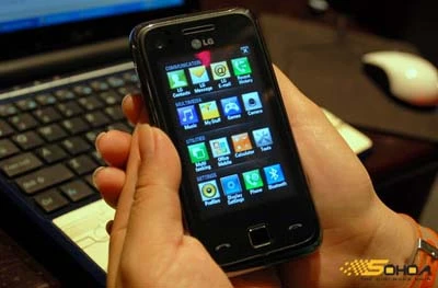 S-Class hỗ trợ vào nhanh các ứng dụng. Ảnh: Quốc Huy.