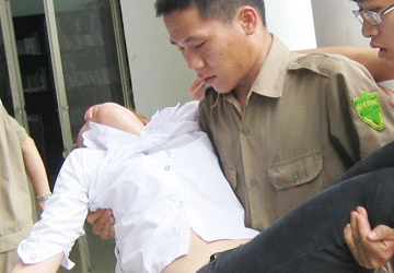 Cô gái tát CSGT lãnh sáu tháng tù ảnh 1