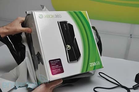 Cận cảnh Xbox 360 Slim ảnh 12 Cận cảnh Xbox 360 Slim ảnh 12