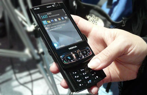 Nokia N95 8GB có bộ nhớ lớn. Ảnh: Slashgear. Nokia N95 8GB có bộ nhớ lớn. Ảnh: Slashgear.