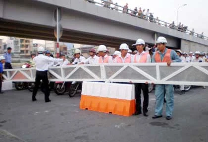 Những hình ảnh đầu tiên thông hầm Thủ Thiêm ảnh 3