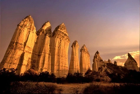 Kỳ dị những biểu tượng giống nòi cao đến 50m ảnh 8